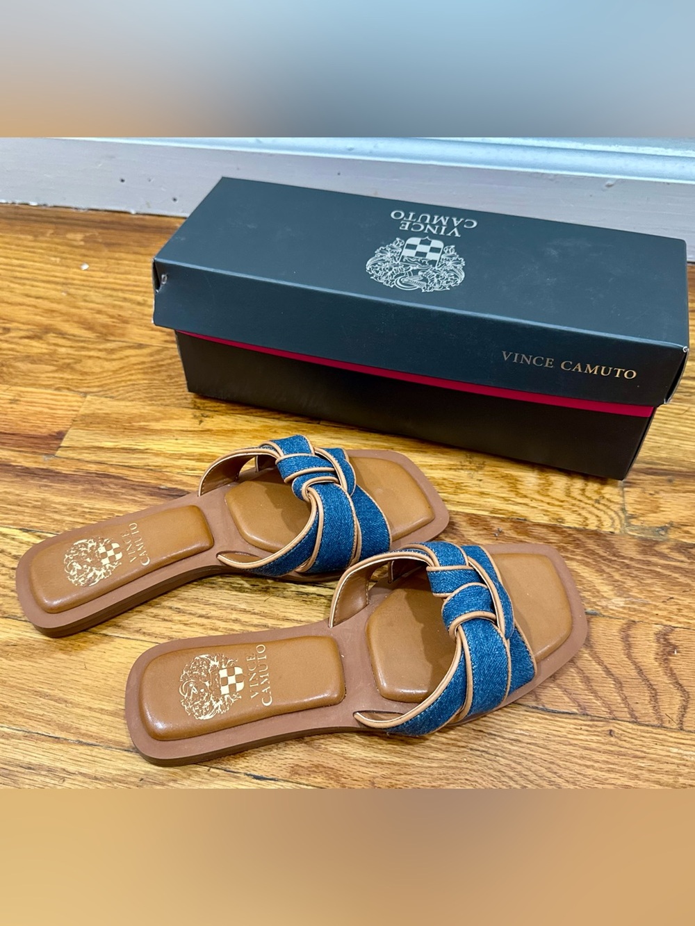 Vince Camuto women’s Barcelens sandal